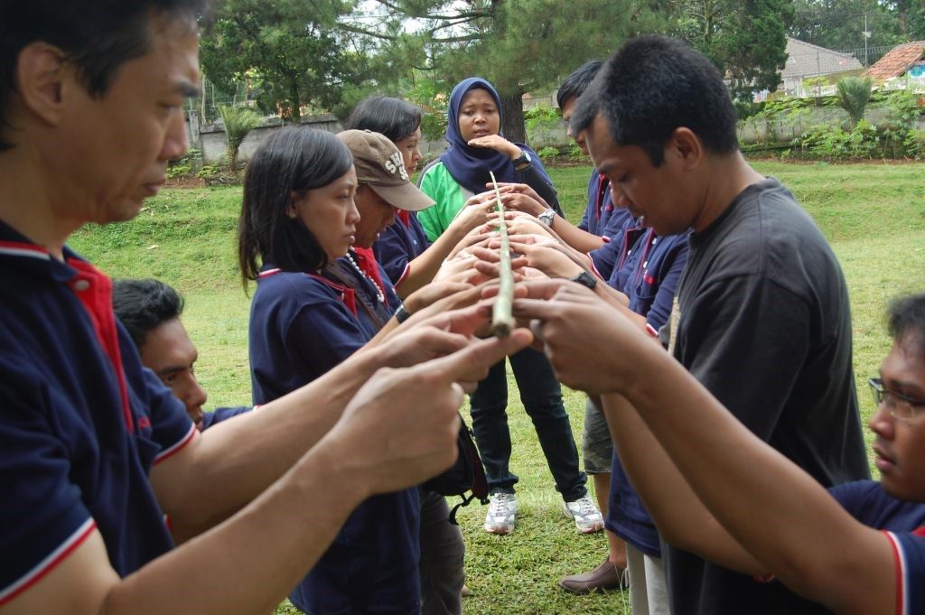 outbound training Melatih Kerjasama Tim